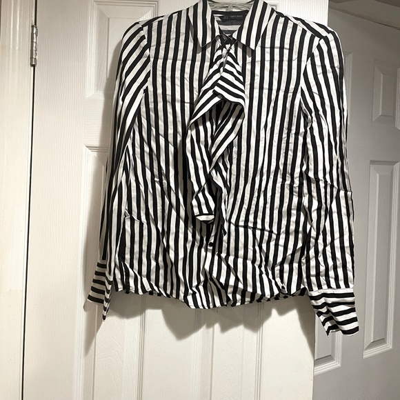 Zara - Picture 1 of 2